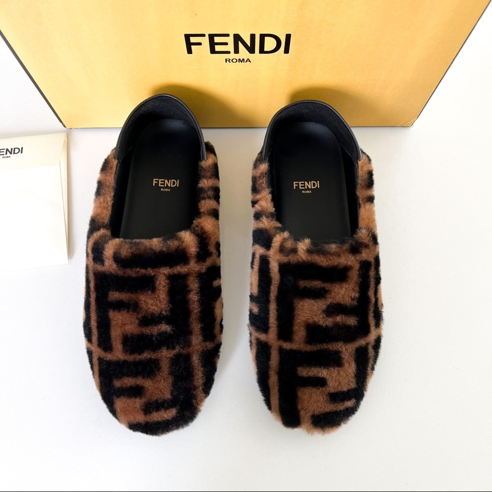 Fendi FF Shearling Fur Slippers Shoes in Brown NIB - Picture 6 of 11